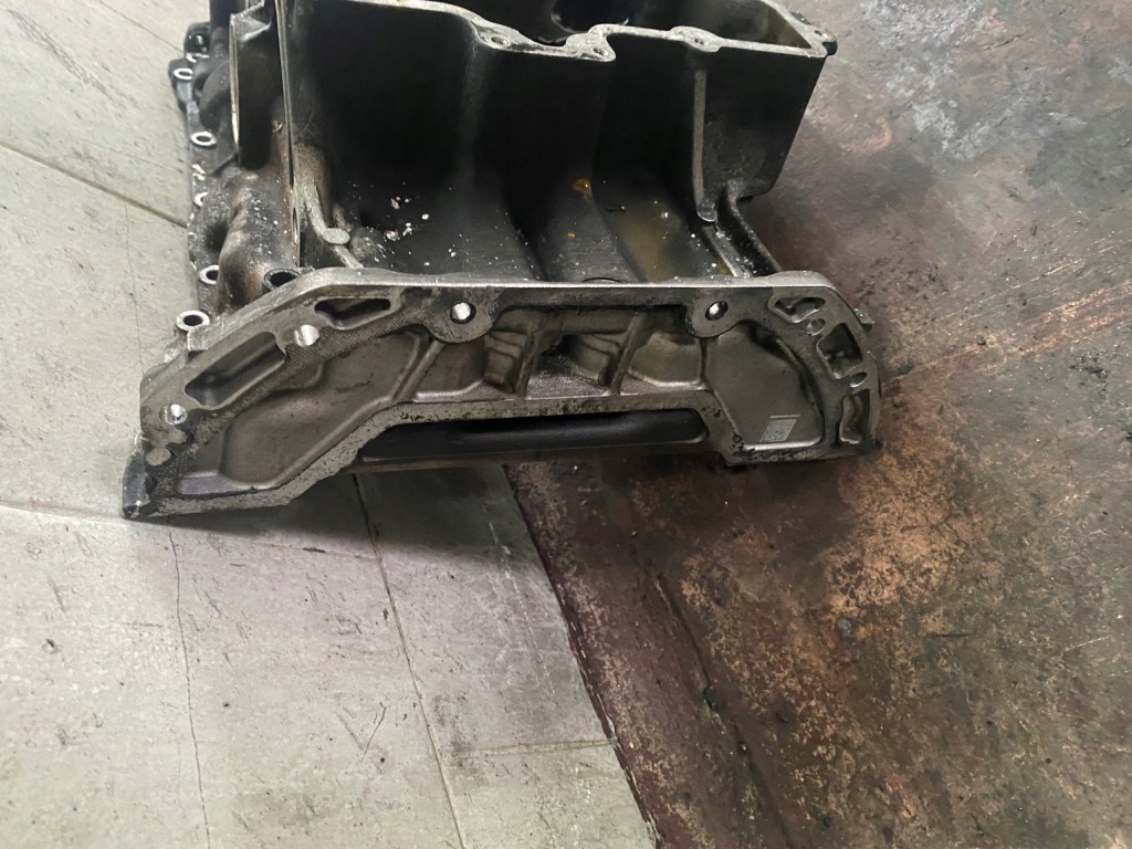 Mercedes 654 поддон масляная a6540100204 Доставка