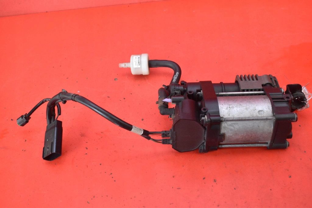 Насос компрессор подвеска 0006006403 tesla model s 90d 422 km awd 16-21 в Украине