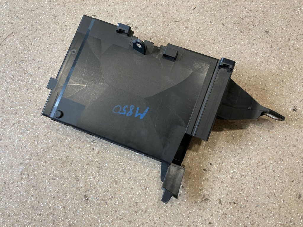 Кронштейн компьютер двигателя bmw 8 g14 7935548 Цена