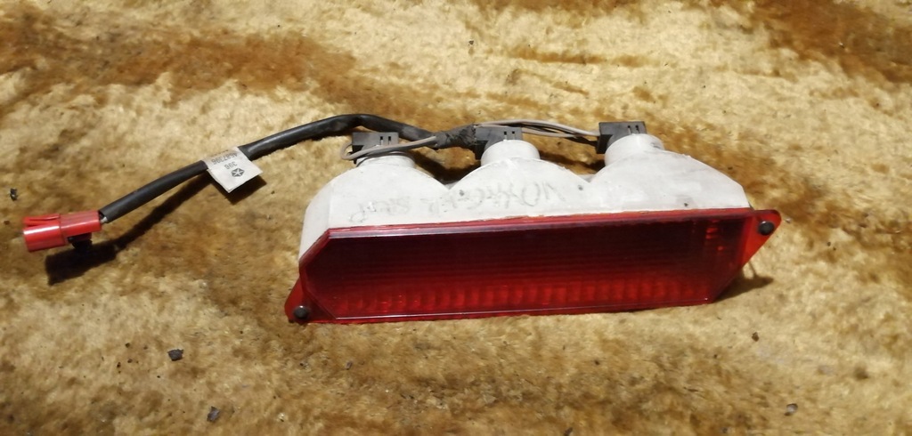 фото №1, Третий свет стоп chrysler voyager 96-00