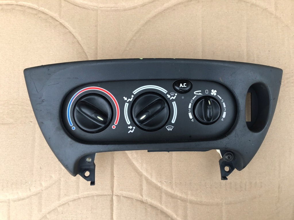 фото №4, Панель кондиціонера renault megane обдув 662369c