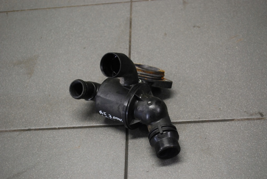 Купить Корпус термостата audi a5 2.0 tdi cgl 03l121111ad