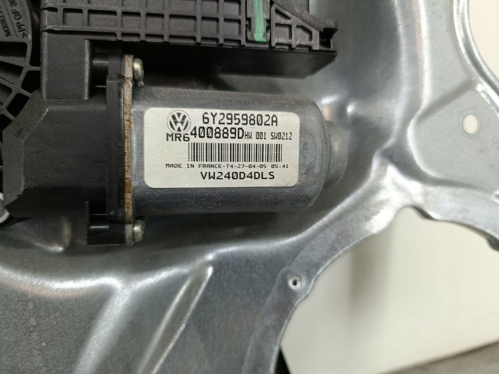 Подъемник стекло левый перед vw polo iv fl 9n 6q4837755 6y2959802a 400889d Недорого