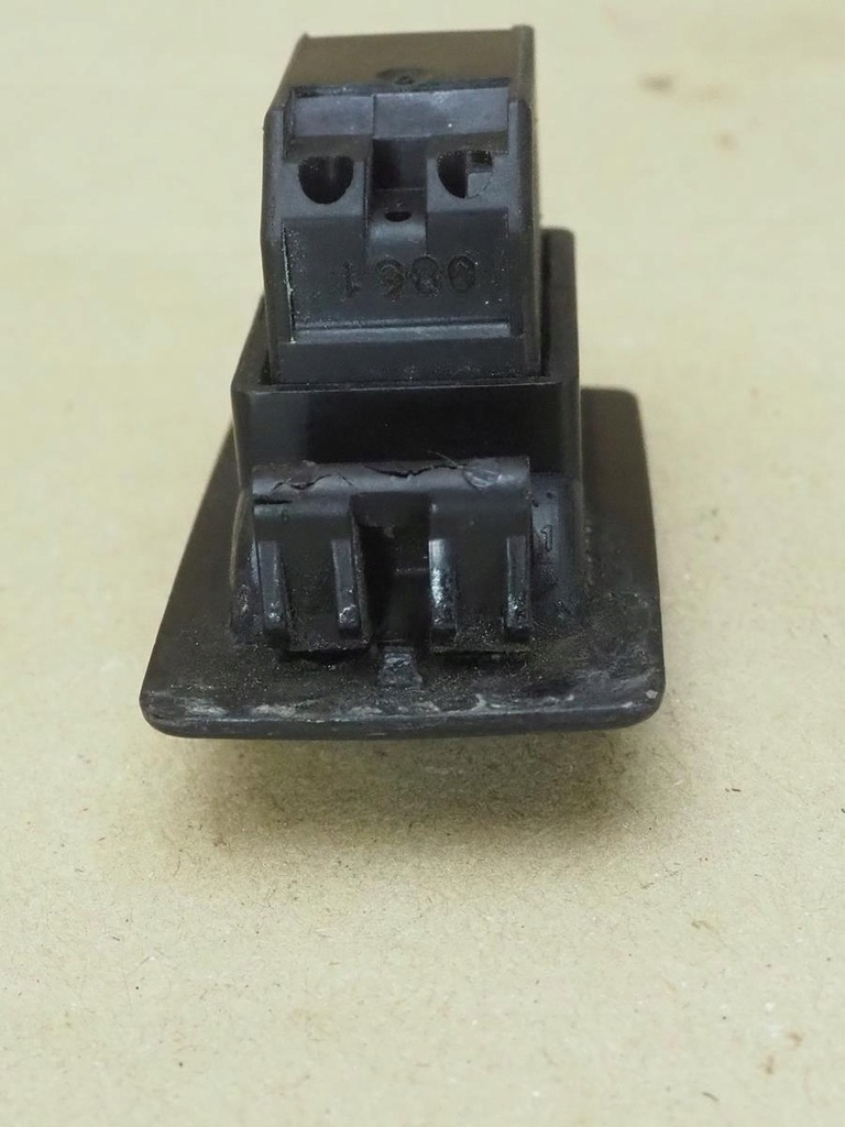 фото №12, Кнопка переключатель стекло правый перед new beetle 1c0959855