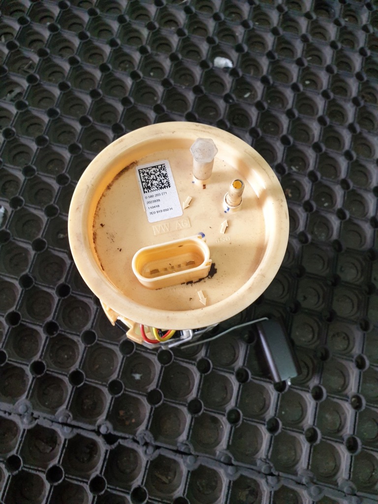 фото №1, Комплектна насос vw t6 2.0tdi 7e0919050h