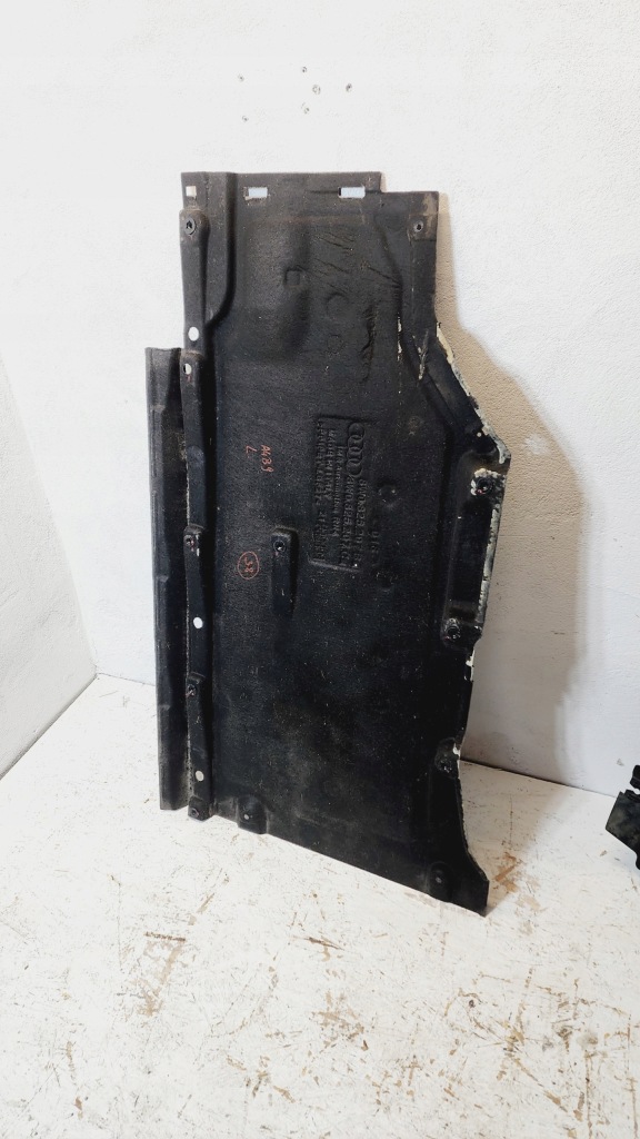 фото №1, Audi a4 b9 8w захист підвіска ліва 8w0825207