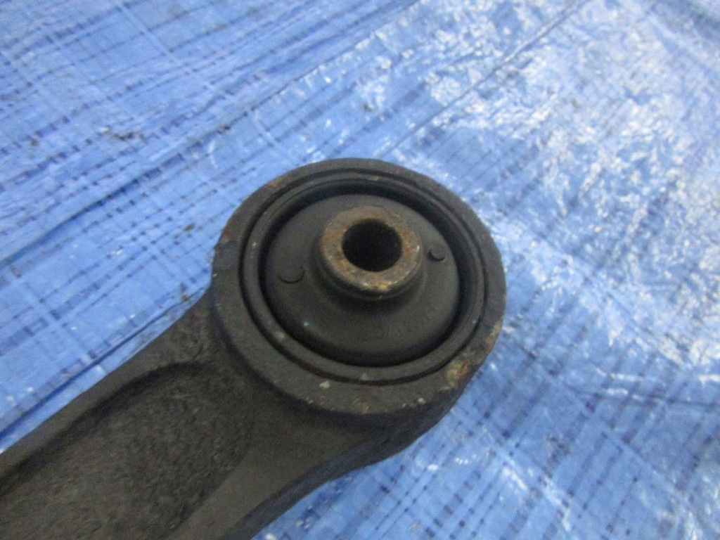 фото №14, Suzuki jimny 2003 рычаг задняя