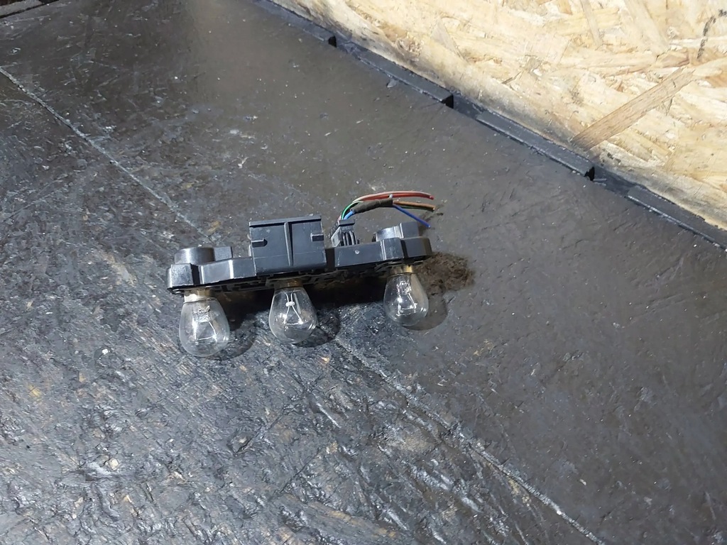 фото №7, Вкладиш лампи задній правої audi a6 c5 4b kombi bl3158b