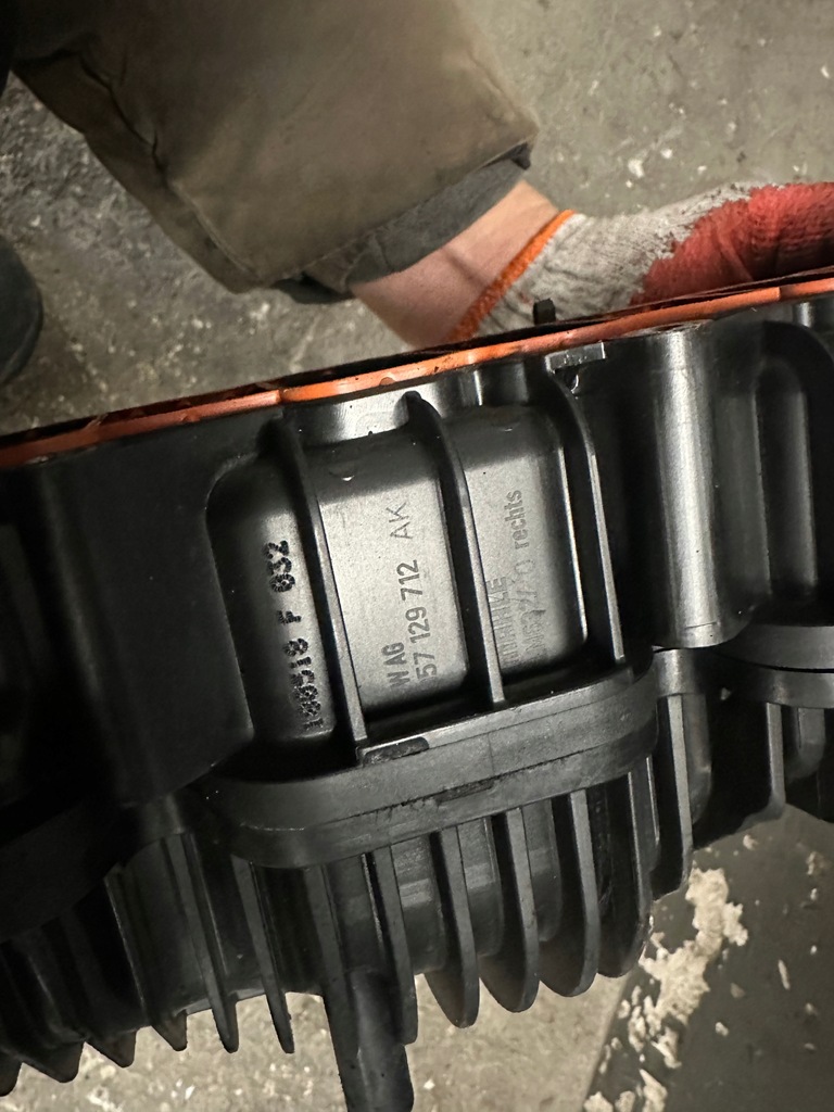 фото №9, Колектор всмоктуючий правий audi sq7 4.0 tdi 057129712ak