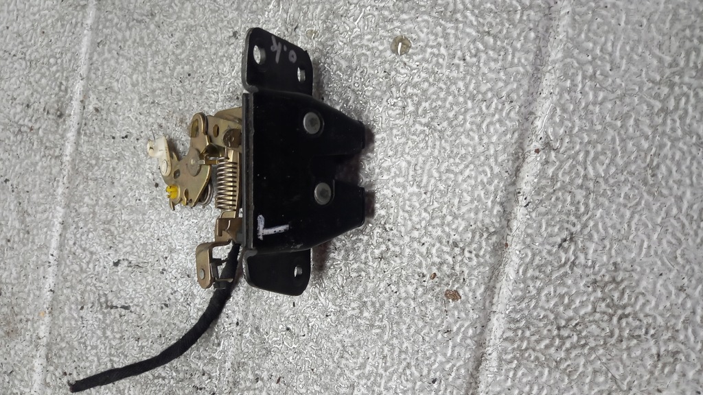 фото №1, Замок крышки mitsubishi space star 1.9did 01r