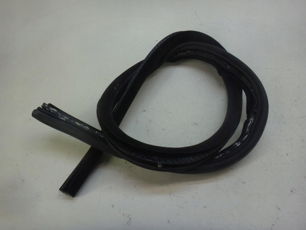 фото №1, Прокладка двері ліва кузовна bmw e64 cabrio czarna