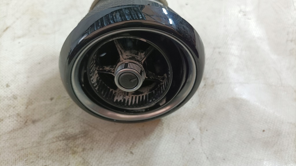 фото №10, Mazda cx3 15- решётка обдув консоли usa d09w64730