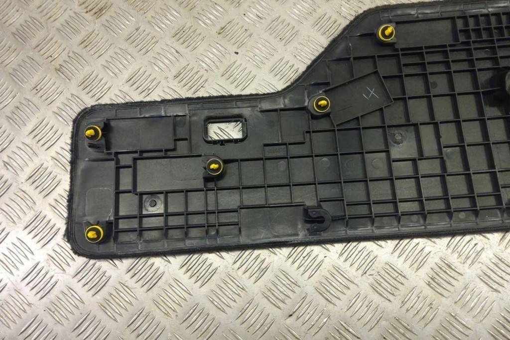 фото №9, Комплект обшивка дверей багажника land rover range rover iv l405 dk6245594b 5.0l