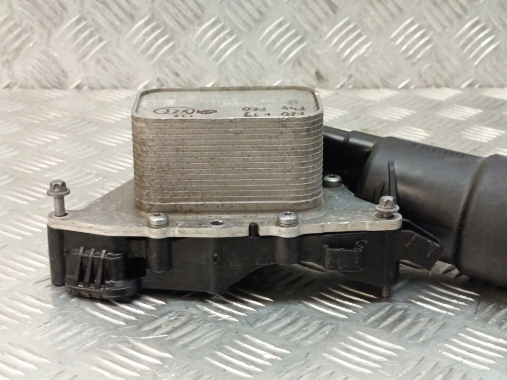 фото №9, Bmw f20 x1 f48 f60 радиатор масла корпус фильтра масла 8585236