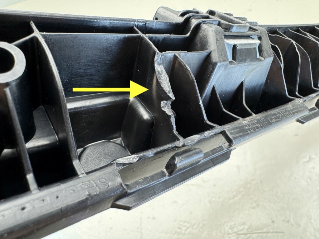 фото №12, Mercedes w254 c254 молдинг підсилювач бампера перед a2458853902