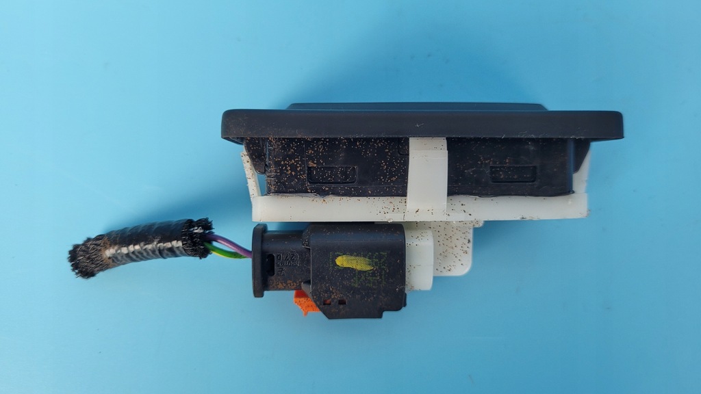 фото №5, Peugeot 308 iii p5 21r ручка микровыключатель крышки багажника 9820395580