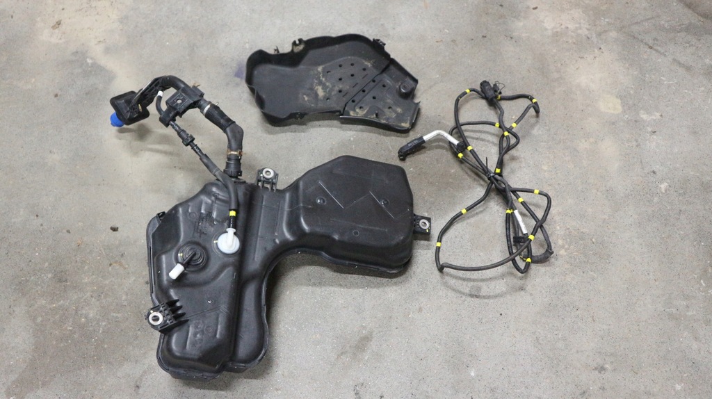 фото №1, Hyundai santa fe бак adblue дизель 2019 rok