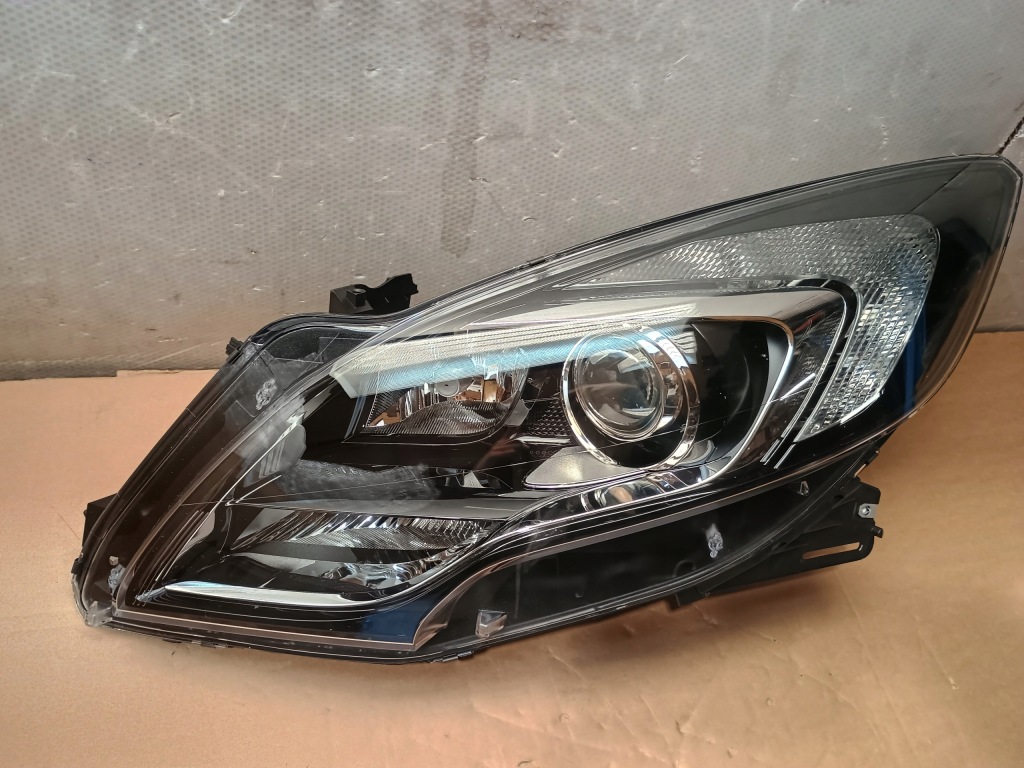 Купить Opel zafira c фара левая передняя ксенон новая оригинал 13401001