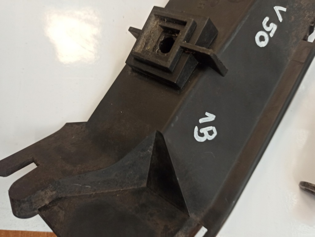 фото №11, Volvo v50 напрямна лівий задня задній 30764179