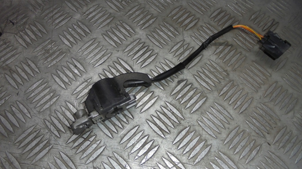 фото №1, Патрон капот volvo v40 ii d2 2014