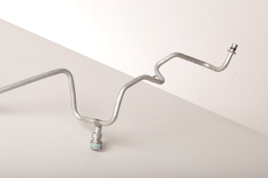 фото №8, Nissan leaf i ze0 шланг кондиционера