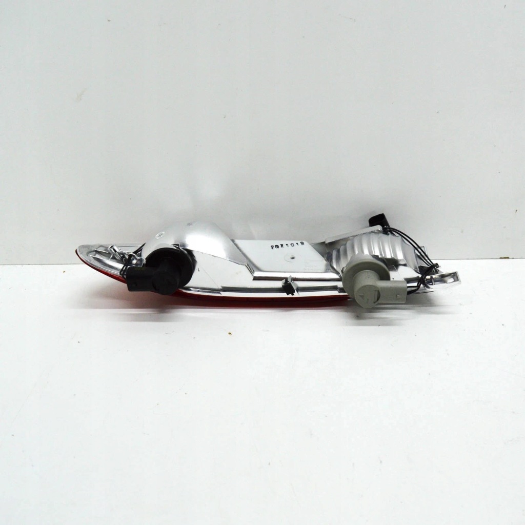 фото №8, Bmw 6 e63 задний бампер свет заднего вида отражатель правый 63217165816