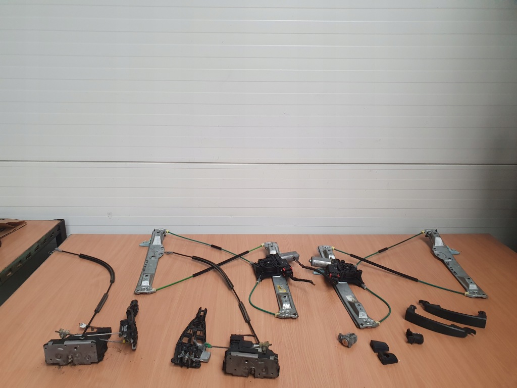 фото №1, Замок дверь правый opel corsa d 06-14r 3d 13258274