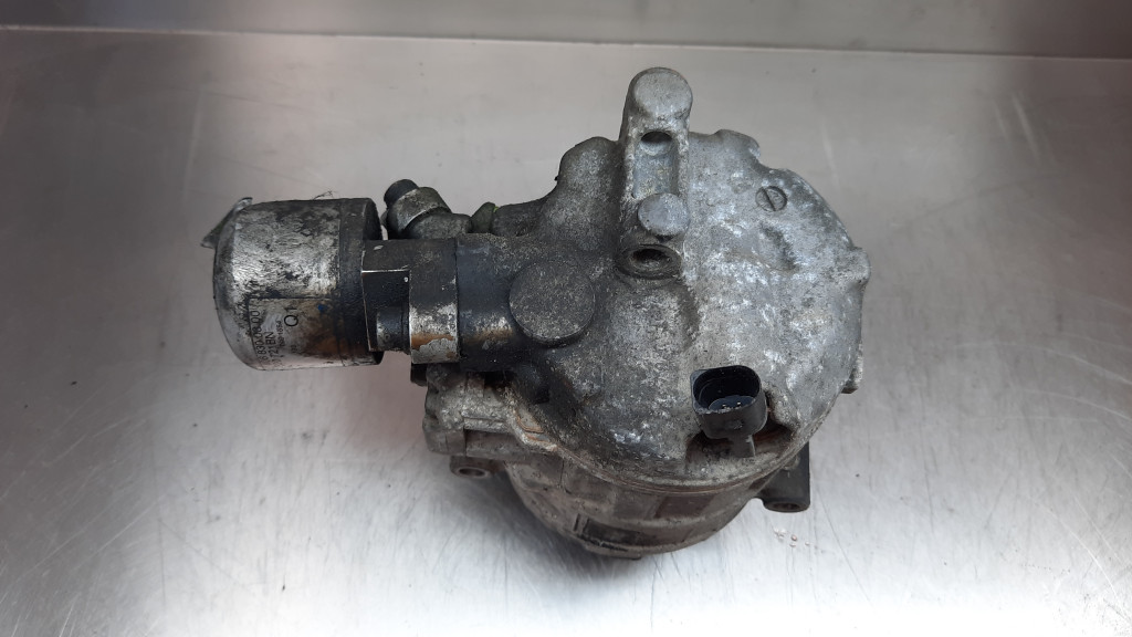 фото №5, Компрессор кондиционера vw t5 t6 crafter 2e0820803h повреждённый