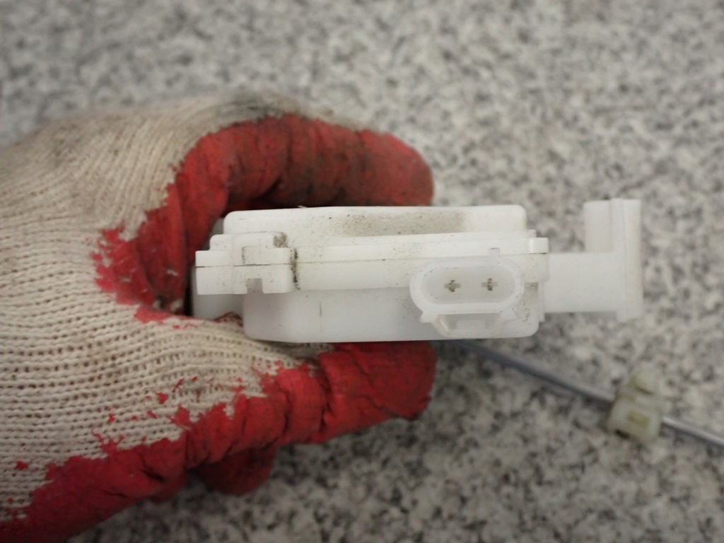 фото №6, Mitsubishi lancer kombi cs 03-07 замок крышки задняя