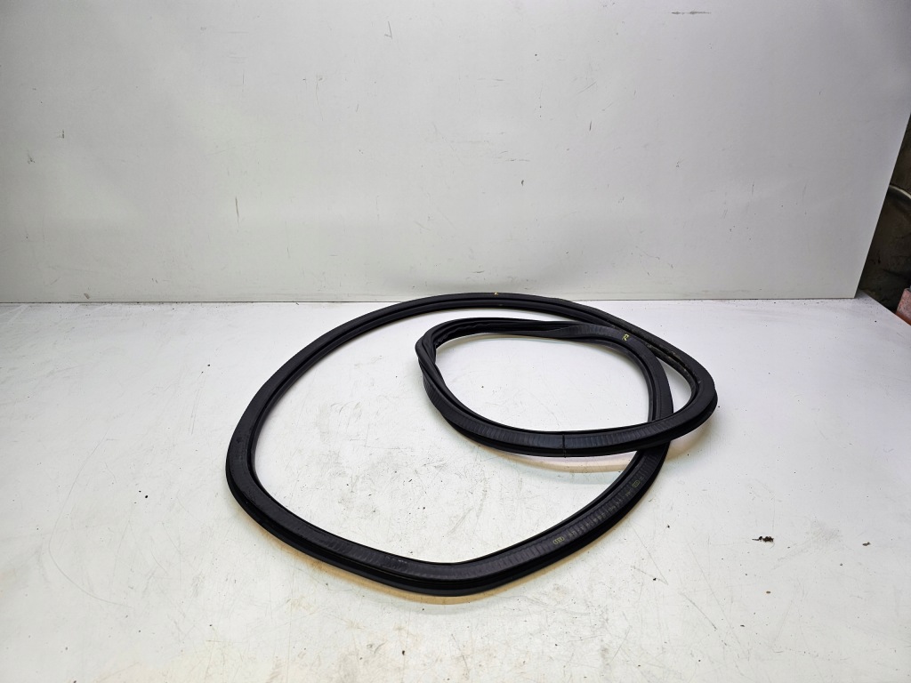 фото №1, Прокладка дверь задняя audi a3 8v sedan 8v5833721