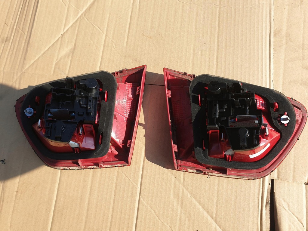 фото №1, Лампа w крышка правый задняя seat ibiza iv 6j kombi 2012 seat