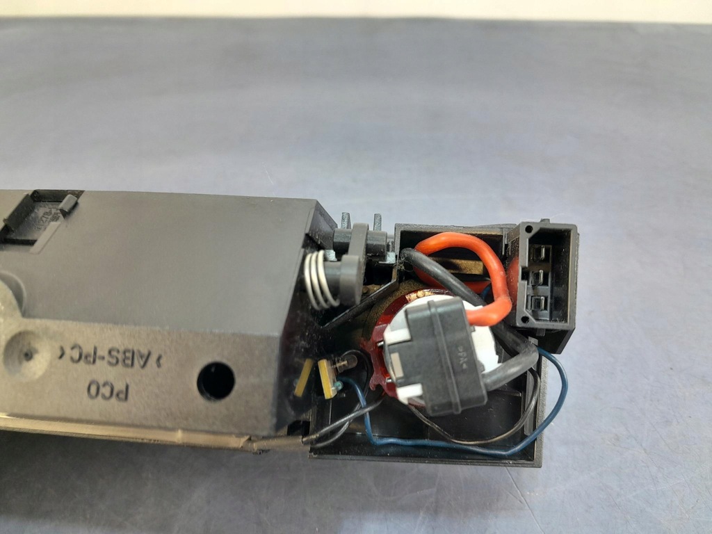 фото №7, Audi a8 d3 lift пепельница 4e0857951c