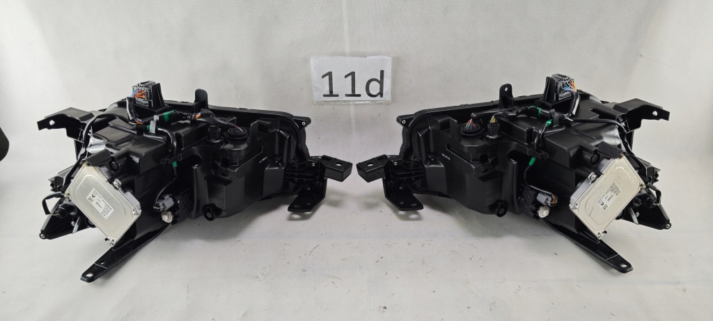 Mazda cx30 full led левое  правый  фара фара левая правая 12 контактов Недорого