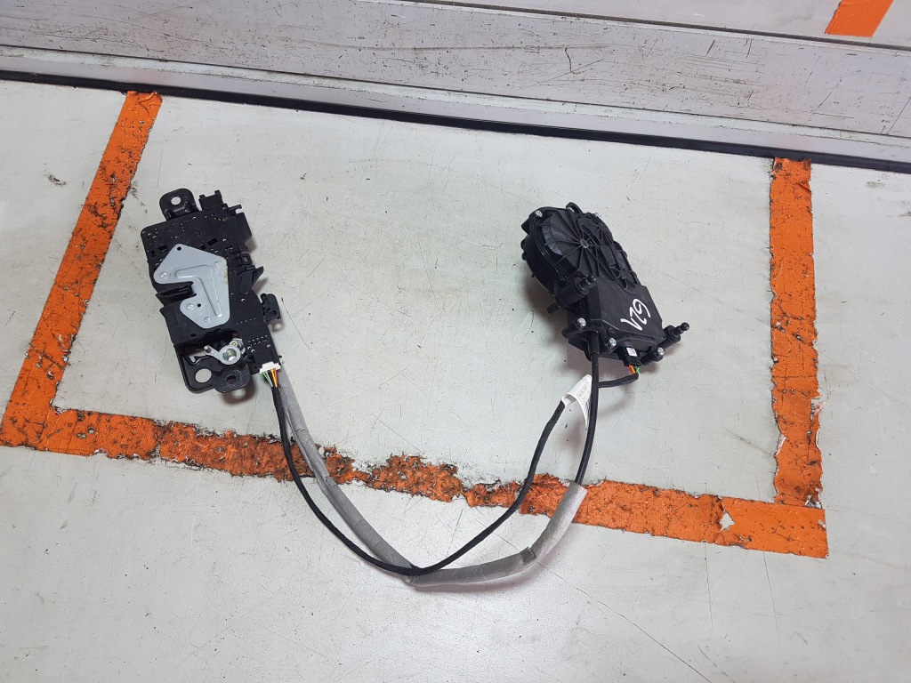 фото №7, Bmw 3 g21 замок кришки доводчик 7357112 7430626