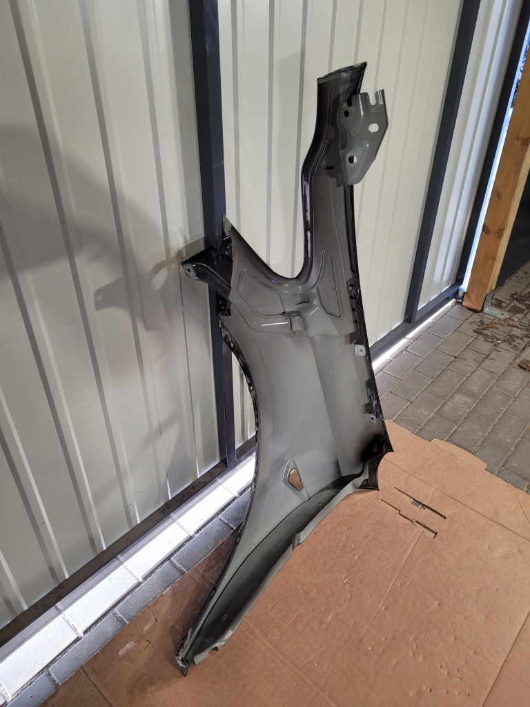 Tesla y крыло правый перед передний 149347200c Киев