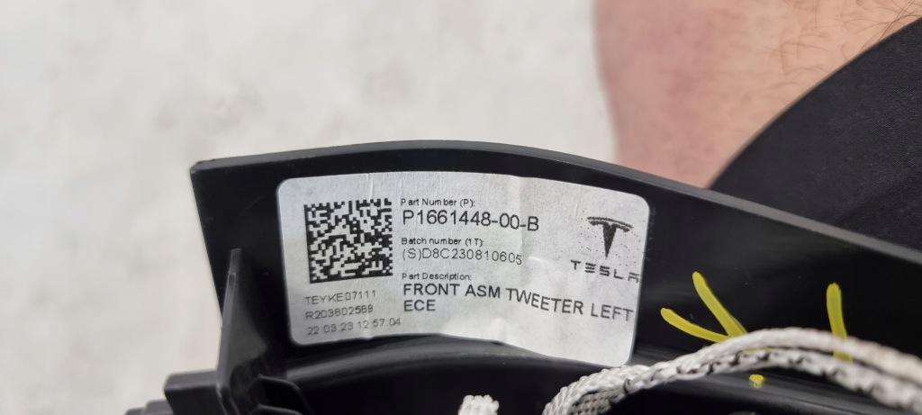 Купити Динамік лівий перед tesla model y