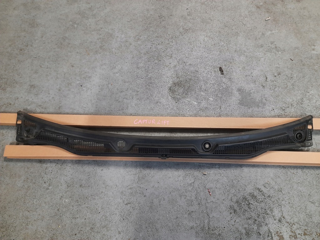 фото №1, Жабо пластиковий renault captur lift 2018r