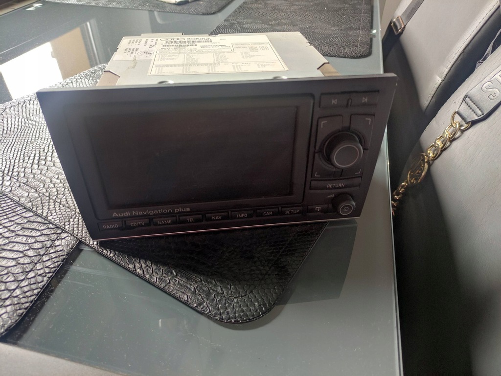фото №4, Audi a4 b7 панель / радиопроигрыватель cd/dvd/gps