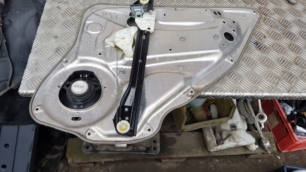 фото №14, Mercedes w212 подъемник стекло левый задняя