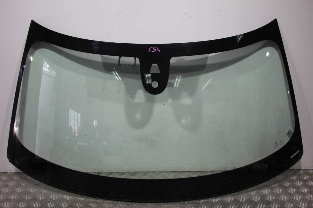 фото №1, Стекло лобовое mini clubman f54 2016