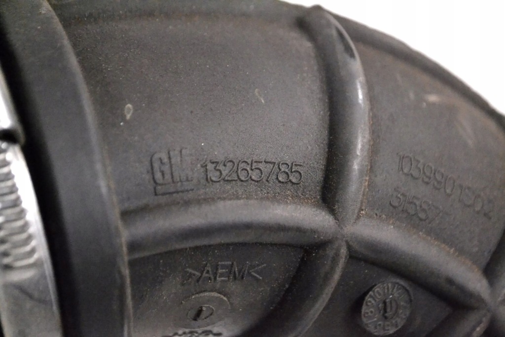 фото №5, Opel astra j 2014 часть трубы впуска воздуха