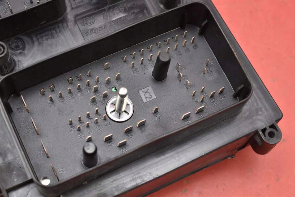 фото №10, Коробка запобіжників 13191126fc opel astra iii h 1.4 16v 90km 04-07 + pin