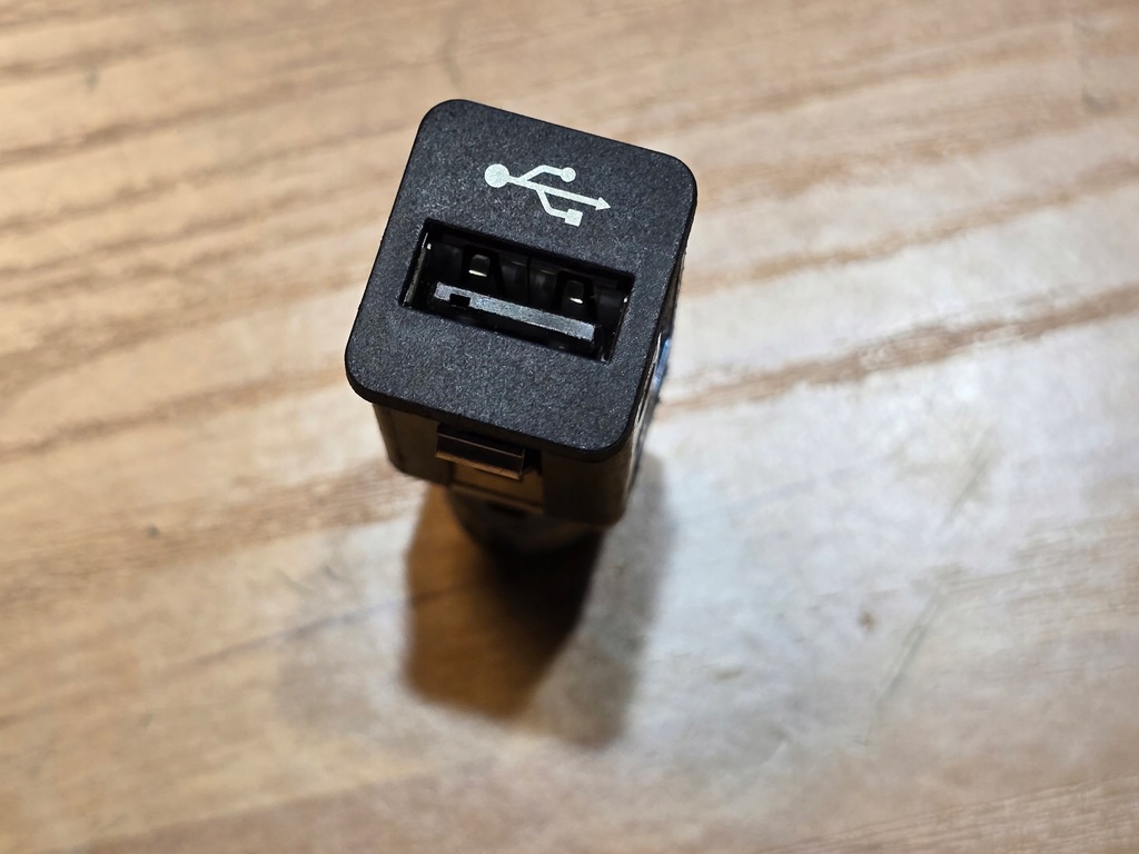 фото №1, Bmw 7 f01 f02 разъём соединитель usb 9167196