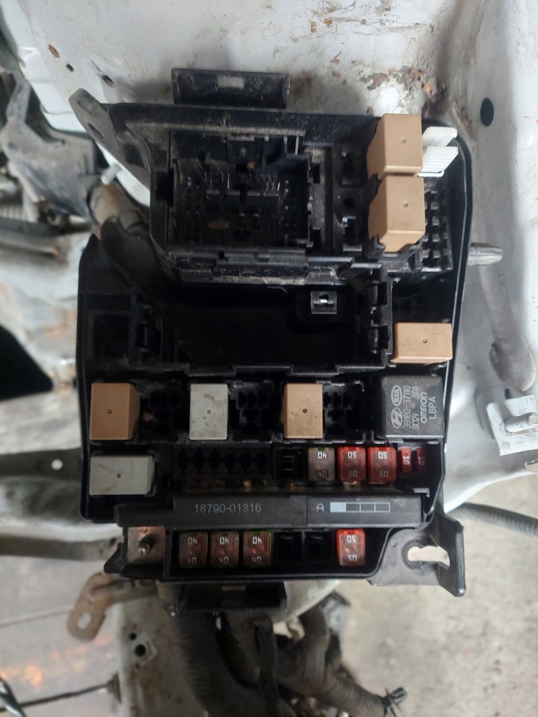 фото №1, Корпус коробка предохранителей kia ceed ii 16r