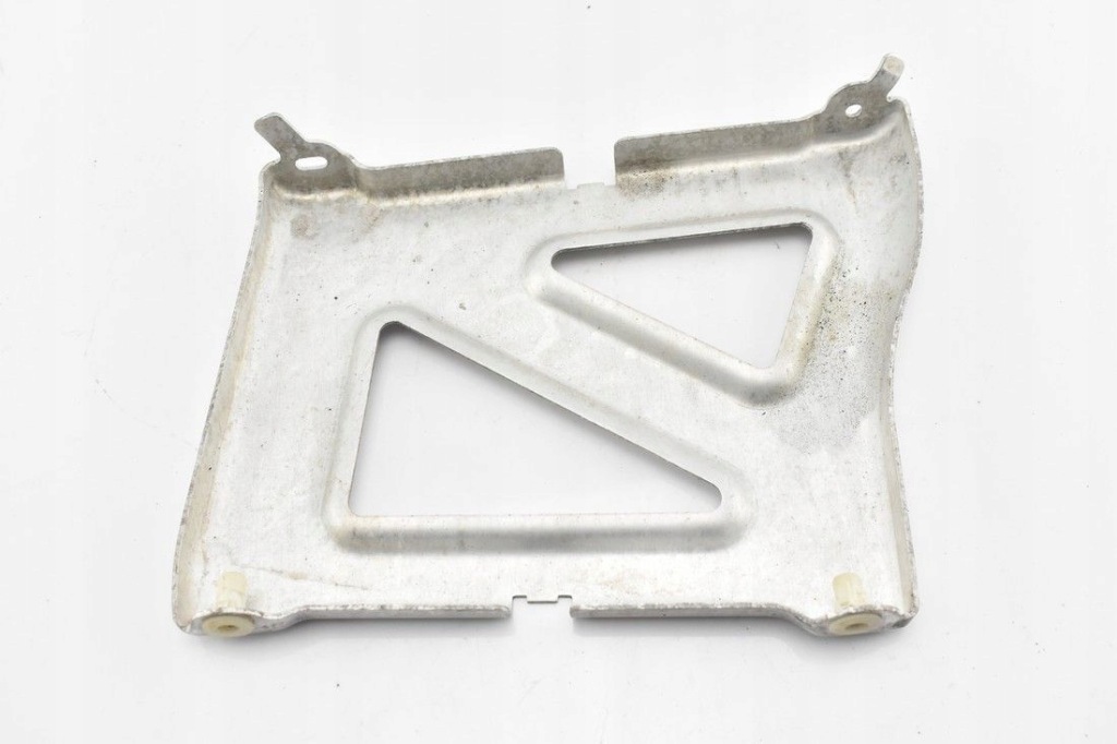 фото №1, Кронштейн защита правый задняя 7436796 bmw 1 f40 19-