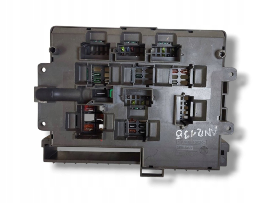 фото №4, Bmw 3 e90 e91 2008 рамка / модуль запобіжників