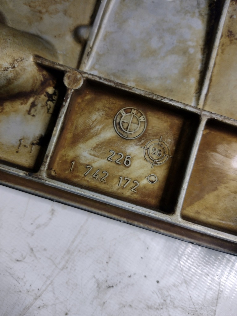 фото №8, Корпус розподільного валу bmw e38 3,5 v8 1742172