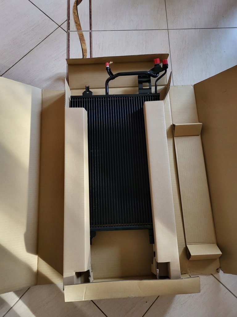 фото №1, Nowa радіатор кондиціонера audi a4 b5 8d0260403c