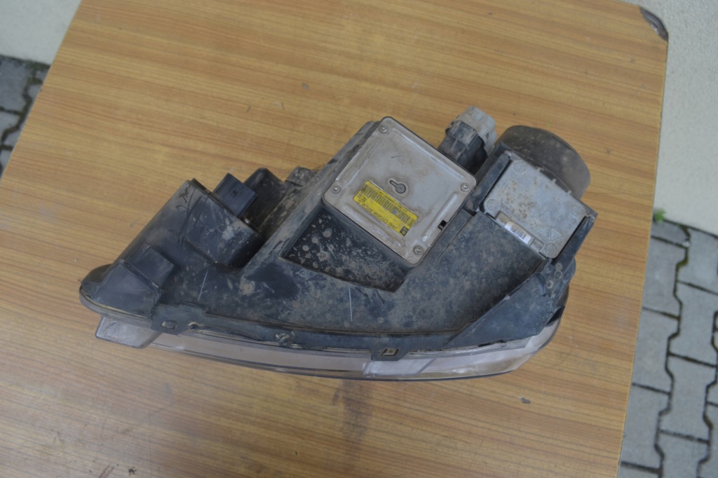 фото №8, Лампа правый перед правая grand cherokee wk2 ксенон e