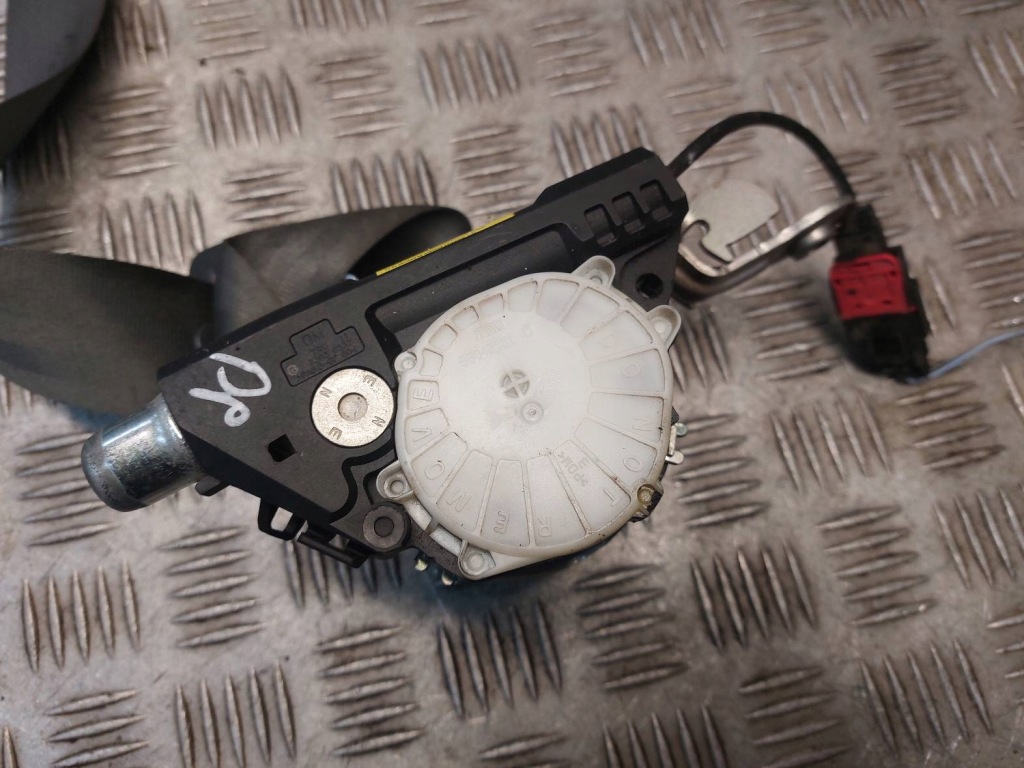 Ремень безопасности правая  перед renault clio 3 рестайлинг  34052533 в Украине